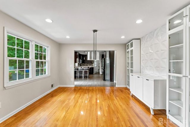 4 Redcoat Drive, East Brunswick, NJ 08816