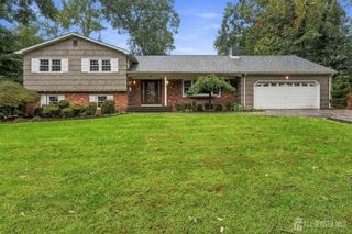 4 Redcoat Drive, East Brunswick, NJ 08816