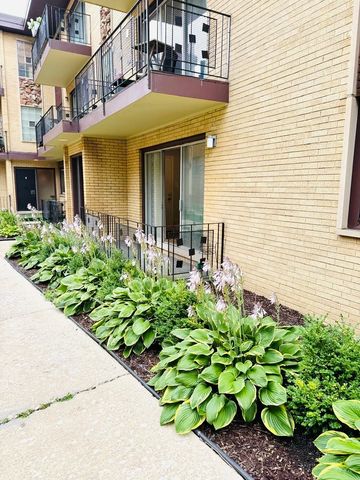 10425 S Hale Avenue 1A, Chicago, IL 60643