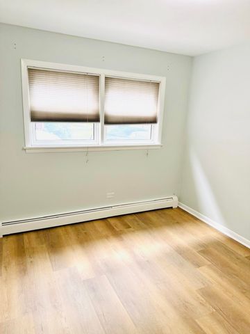 10425 S Hale Avenue 1A, Chicago, IL 60643