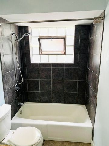 10425 S Hale Avenue 1A, Chicago, IL 60643