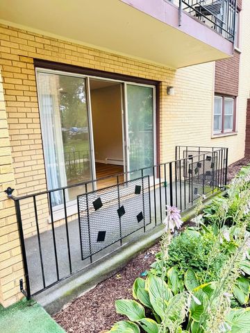 10425 S Hale Avenue 1A, Chicago, IL 60643