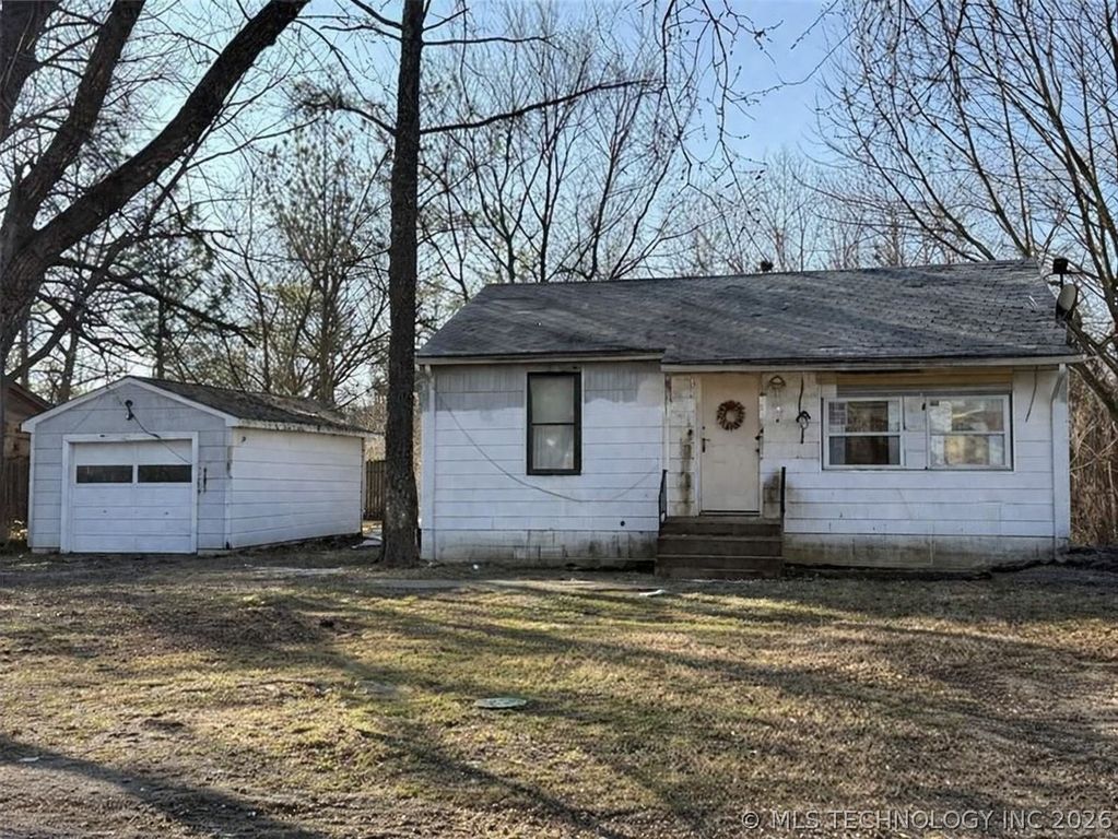 2105 S Johnstone Avenue, Bartlesville, OK 74003