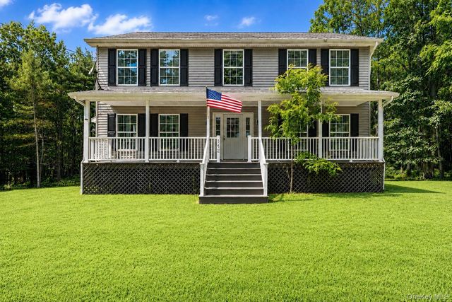 142 Split Rock Drive, Barryville, NY 12719