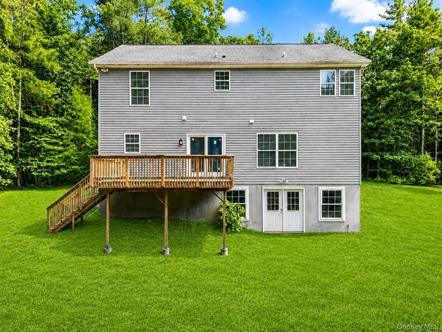 142 Split Rock Drive, Barryville, NY 12719