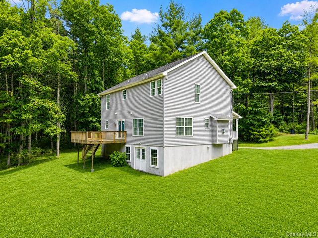 142 Split Rock Drive, Barryville, NY 12719