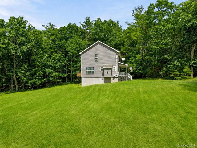 142 Split Rock Drive, Barryville, NY 12719