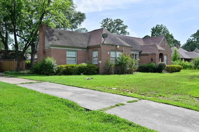 1300 W 28th Avenue, Pine Bluff, AR 71603