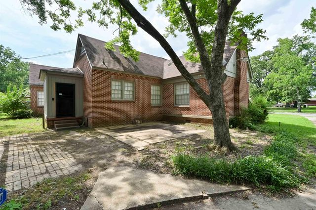 1300 W 28th Avenue, Pine Bluff, AR 71603