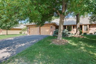 5 Anemone Circle, North Oaks, MN 55127