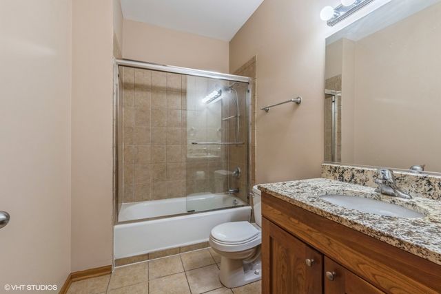 3932 S Lake Park Avenue 2N, Chicago, IL 60653