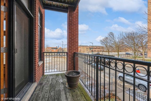 3932 S Lake Park Avenue 2N, Chicago, IL 60653