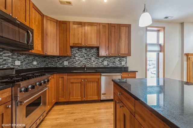 3932 S Lake Park Avenue 2N, Chicago, IL 60653