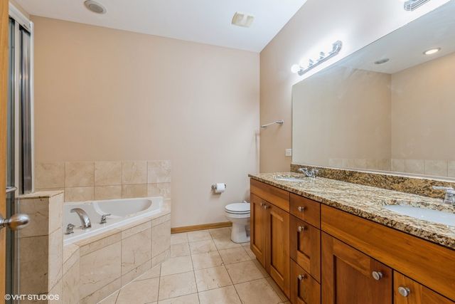 3932 S Lake Park Avenue 2N, Chicago, IL 60653