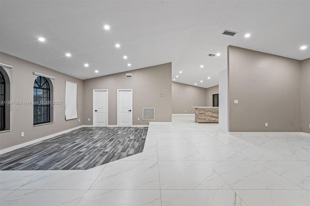 4490 SW 105th Ave, Davie, FL 33328