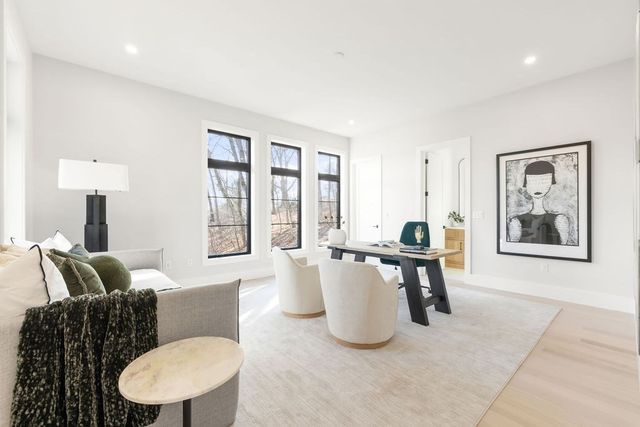 28 Cottonwood Rd, Newton, MA 02459