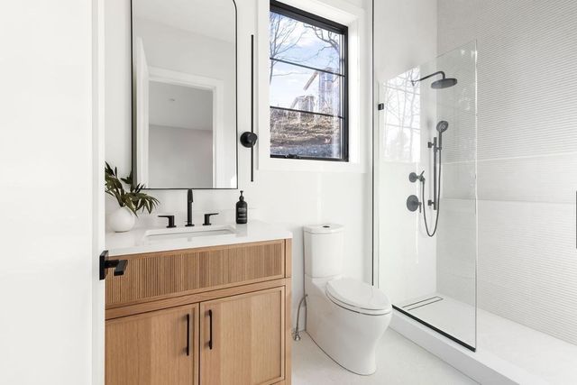 28 Cottonwood Rd, Newton, MA 02459