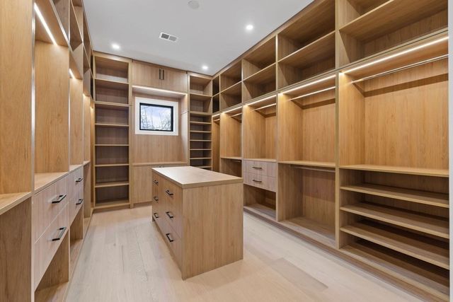 28 Cottonwood Rd, Newton, MA 02459