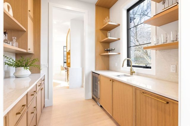 28 Cottonwood Rd, Newton, MA 02459