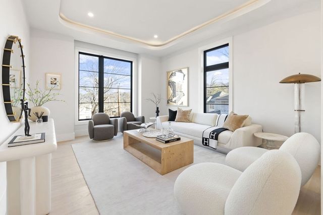 28 Cottonwood Rd, Newton, MA 02459