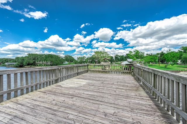 875 Private Road 652, Sargent, TX 77414