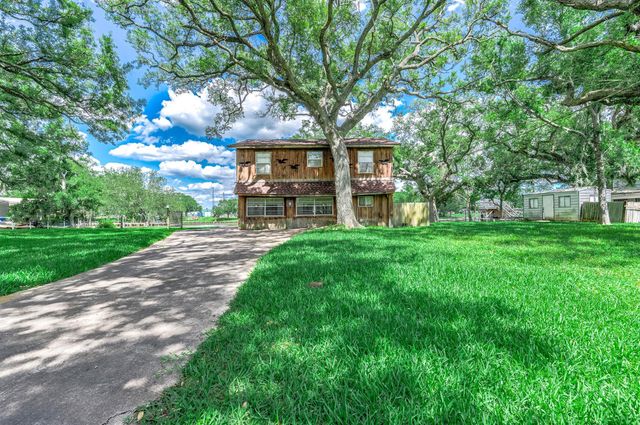 875 Private Road 652, Sargent, TX 77414