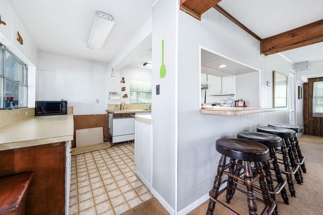 875 Private Road 652, Sargent, TX 77414