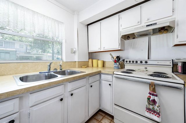 875 Private Road 652, Sargent, TX 77414