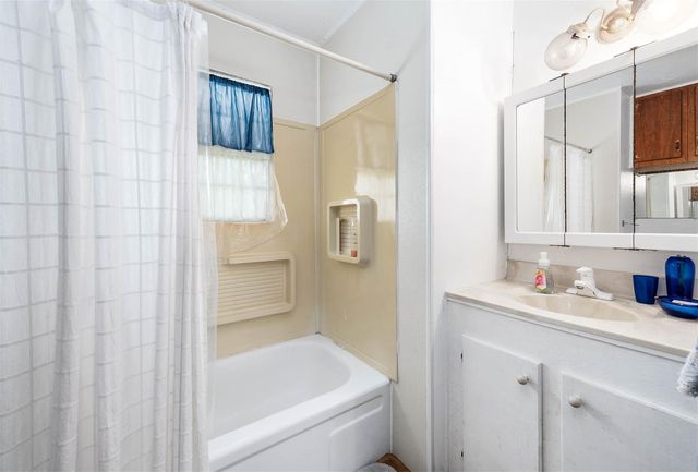 875 Private Road 652, Sargent, TX 77414