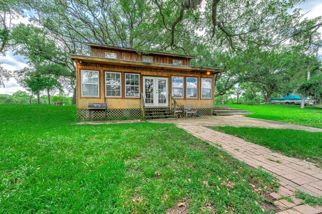 875 Private Road 652, Sargent, TX 77414