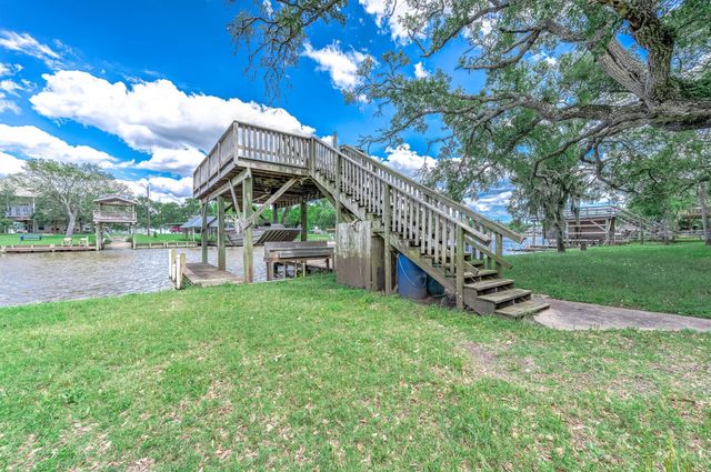 875 Private Road 652, Sargent, TX 77414