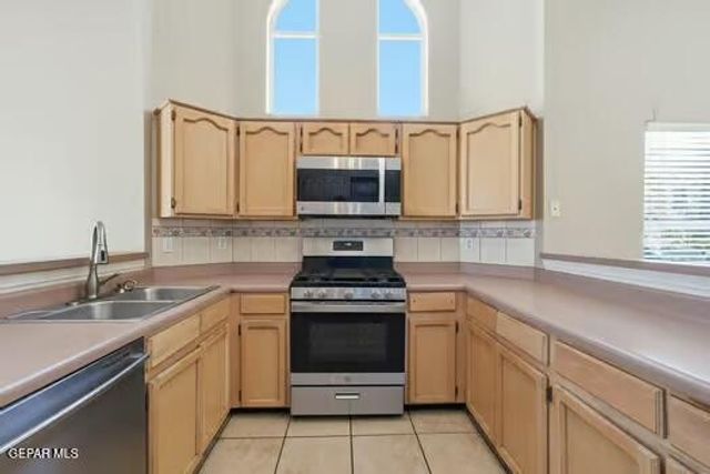 12004 PUEBLO LAGUNA Drive, El Paso, TX 79936