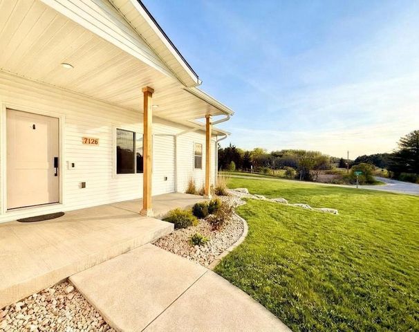S7126 Owls Head Road Road, Merrimac, WI 53561