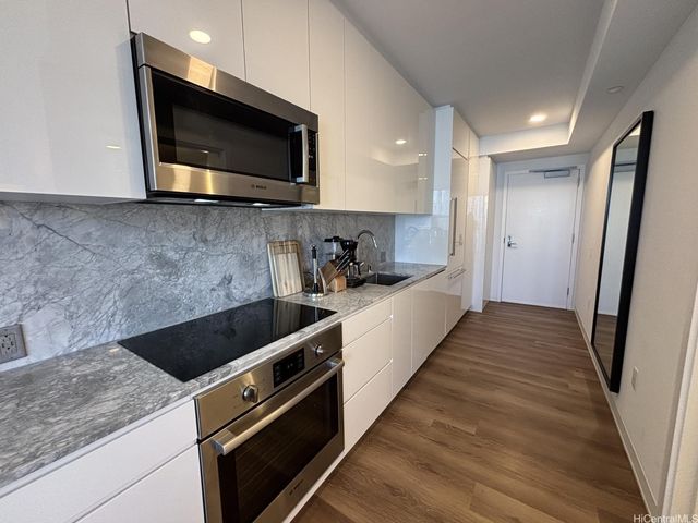 987 Queen Street 2405, Honolulu, HI 96814