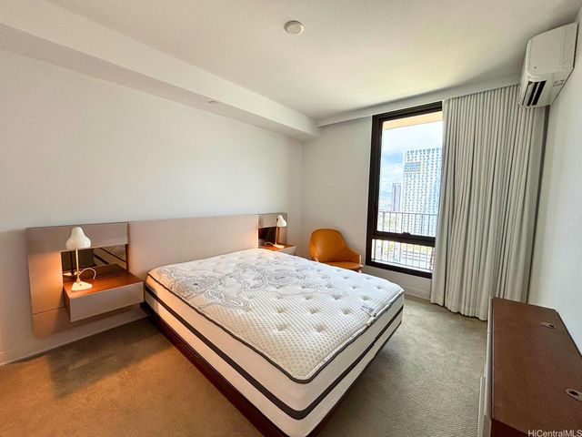 987 Queen Street 2405, Honolulu, HI 96814