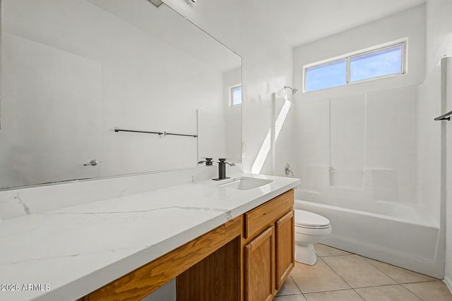 7607 W STATE Avenue, Glendale, AZ 85303