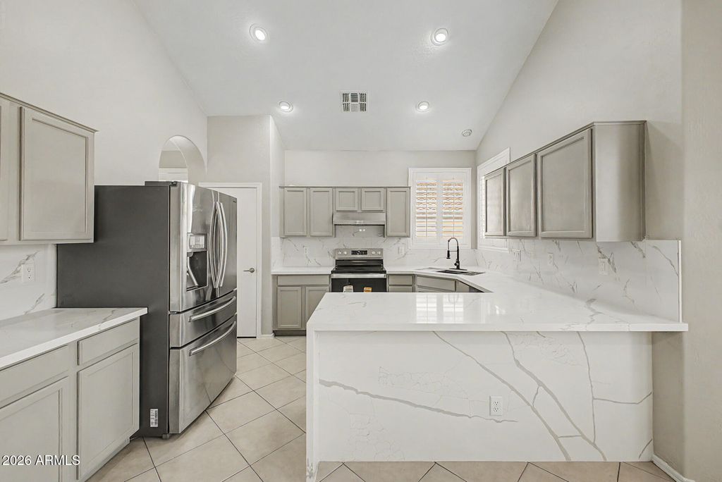 7607 W STATE Avenue, Glendale, AZ 85303 — photo 3