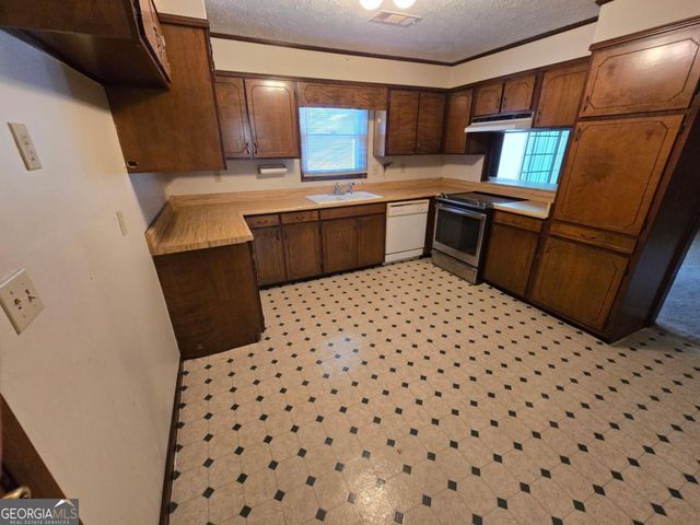 212 Marvin Church Road, Lyons, GA 30436