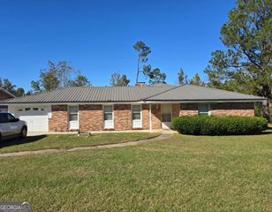 212 Marvin Church Road, Lyons, GA 30436