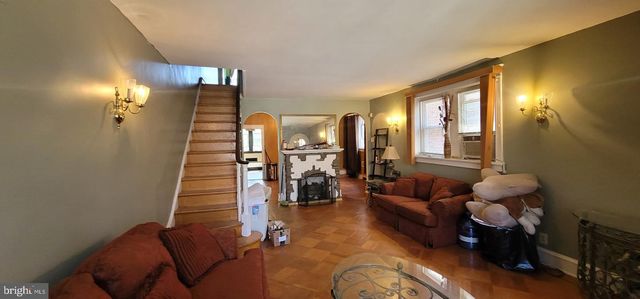 907 MACDADE BLVD, Lansdowne, PA 19050