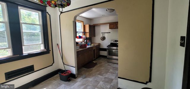 907 MACDADE BLVD, Lansdowne, PA 19050