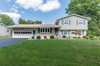 29 Marlands Rd, Gates, NY 14624