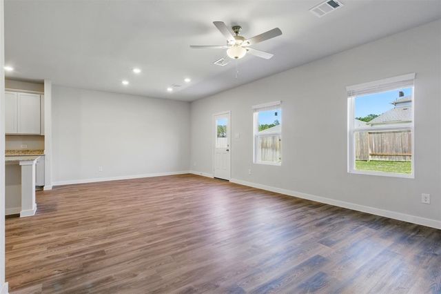 25187 Leather Leaf Ct, Montgomery, TX 77316
