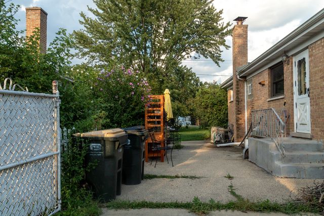 8837 Belleforte Avenue, Morton Grove, IL 60053