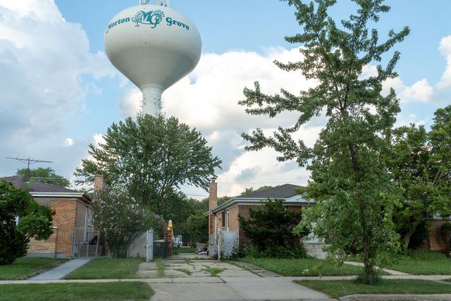 8837 Belleforte Avenue, Morton Grove, IL 60053