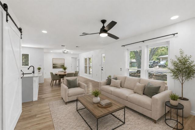 6807 La Salle DR, Austin, TX 78723