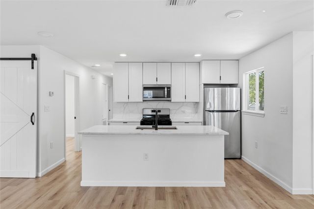 6807 La Salle DR, Austin, TX 78723