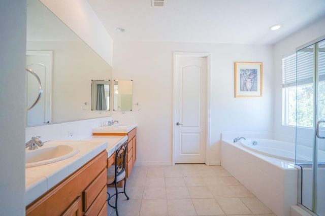 10708 DESERT VIEW Place, Bakersfield, CA 93311