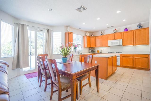 10708 DESERT VIEW Place, Bakersfield, CA 93311