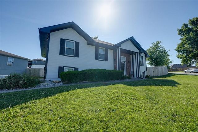 710 SW Brome Drive, Grain Valley, MO 64029